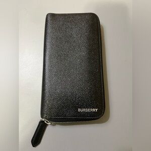 Burberry zippy long wallet EXCELLENT